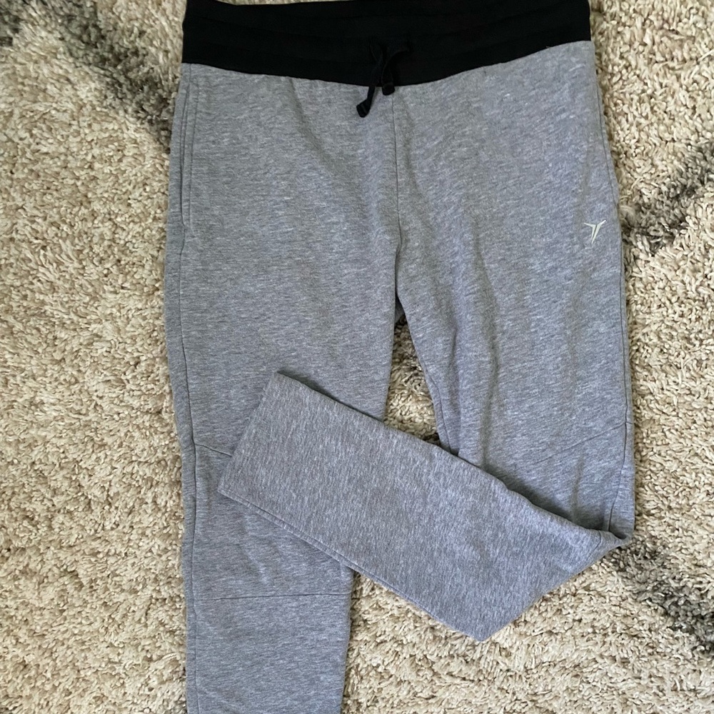 Old Navy Youth XL/women’s S Grey sweatpants.